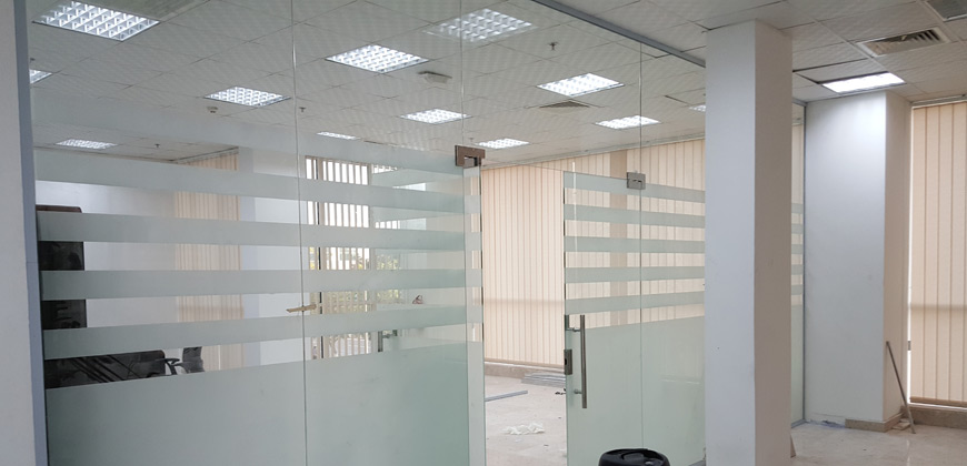 Frameless_Glass_Wall_Interiors_Design_Doha_Qatar